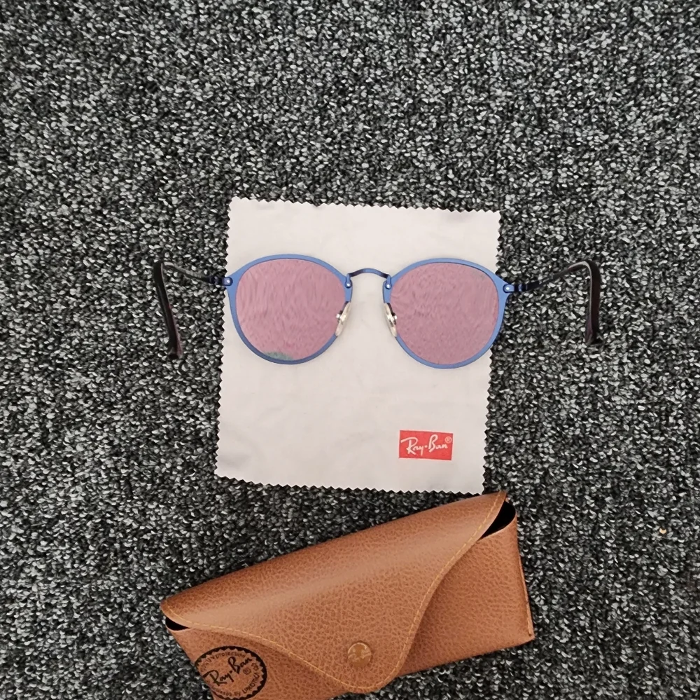 Ray-Ban Black and Blue Round Sunglasses